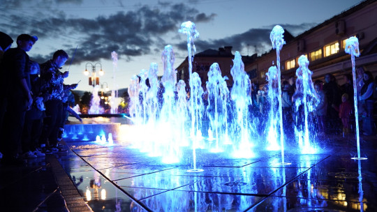 В центре Вологды открылся светомузыкальный фонтан, озвученный композитором Анатолием Дзюбой